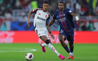 Bruno Henrique avalia Flamengo contra PSG: 'De igual para igual'