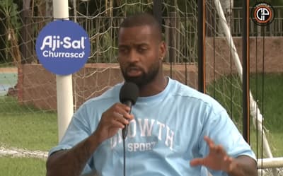 Campeão pelo Vasco, Dedé manda recado a Fernando Diniz antes da Copa do Brasil