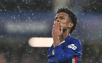 Estêvão vira assunto durante jogo do Chelsea: 'Não é possível'