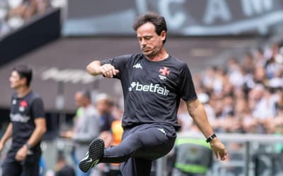 Fernando Diniz, técnico do Vasco, abre o jogo sobre revolta de Vegetti: 'Não tinha sentido'