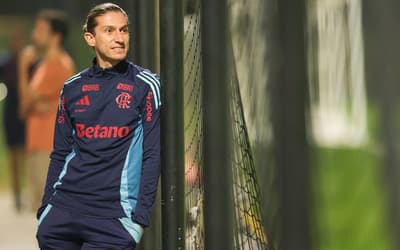 Filipe Luís nega favoritismo do Flamengo e compara Cruz Azul com equipes brasileiras: 'Pressiona muito'