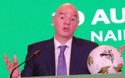 Lúcio de Castro: um Infantino de cócoras e uma Copa sob risco