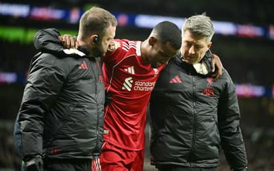 Técnico do Liverpool lamenta cirurgia e grave lesão de reforço milionário