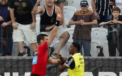 Súmula detalha expulsão de Jeffinho em Corinthians x Botafogo