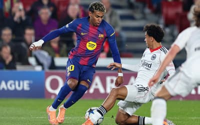 Lamine Yamal em ação pelo Barcelona contra o Frankfurt, pela Champions League