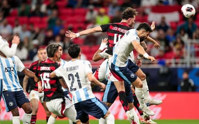 Melhores momentos: zagueiros decidem, Flamengo vence o Pyramids e enfrenta o PSG na final do Mundial