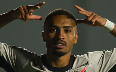 De Rei para Príncipe: Falcão celebra Leozinho, do futsal à elite do futebol