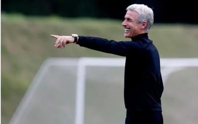 Torcedores do Botafogo revivem mágoa com Luís Castro; relembre