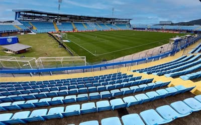 Em crise financeira, Avaí tem pedido de falência e proposta por SAF