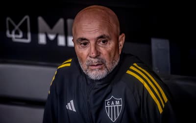 Sampaoli fala sobre reformulação e em Atlético-MG 'voltar a ser respeitado'