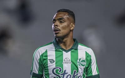 Vitória encaminha contratação de volante do Juventude