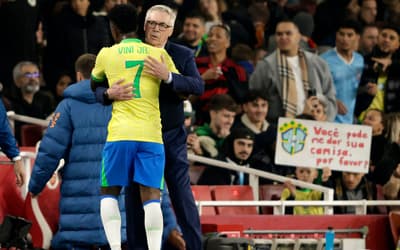 'Se Vini Jr estiver 90%, convocarei outro que esteja 100%', diz Carlo Ancelotti, do Brasil