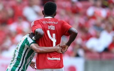 Vitão desembarca no Rio para fechar com o Flamengo; saiba detalhes