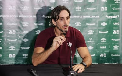 'Devíamos um triunfo como visitantes', diz Zubeldía após vitória sobre o Grêmio