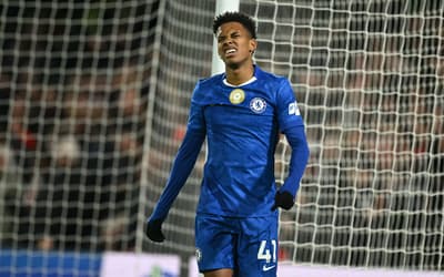 Chelsea divulga motivo de ausência de Estêvão após repercussão