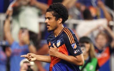 Evander, ex-Vasco, compara calor do Brasil ao dos Estados Unidos, sede da Copa