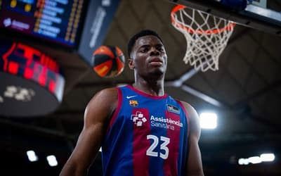 Pivô troca Barcelona e NBA pelo basquete universitário; entenda