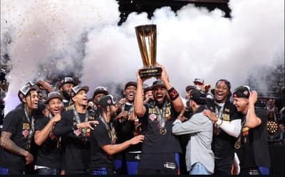 De virada, Knicks vence Spurs e é campeão da NBA Cup