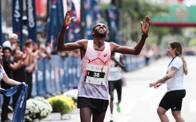São Silvestre: etíope busca arrancada no final e vence; brasileiro é terceiro