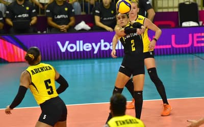 Praia Clube vence e encaminha classificação no Mundial de Clubes