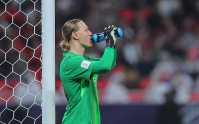 Vídeo flagrou preparação do goleiro do PSG para defender pênaltis do Flamengo