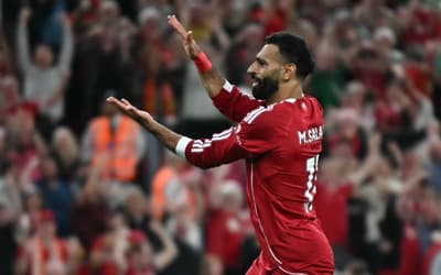 Salah se desculpa com companheiros após polêmicas no Liverpool
