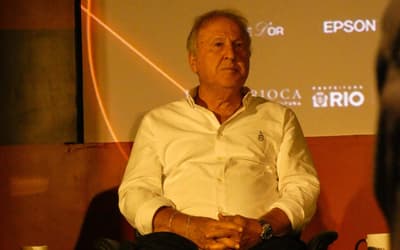 Zico se compara a Neymar e relembra situação: 'Levo porrada até hoje'