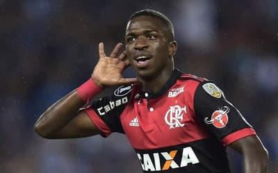 Torcedores do Flamengo pedem retorno de Vini Jr após atitude da torcida do Real Madrid