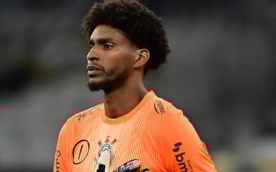 Hugo Souza gera debate na torcida do Corinthians: 'Está na hora'