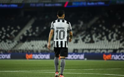 Savarino não consegue deixar a Venezuela e atrasará reapresentação ao Botafogo