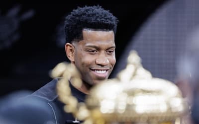 Grávida de 5 meses, influenciadora faz BO contra Gil, ex-Santos e Corinthians