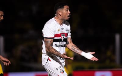 Leitura labial revela discussão de Luciano com jogador do São Paulo: 'Sai'