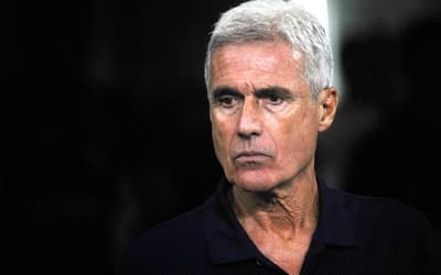 Torcedores do Grêmio mandam recado a Luis Castro após derrota no Gauchão