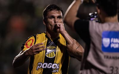 Torcedores reagem a hat-trick de atacante contra o Palmeiras: 'Resenha boa'