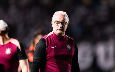 Corinthians ganha alternativa, mas oscila em 'vestibular' para a Supercopa