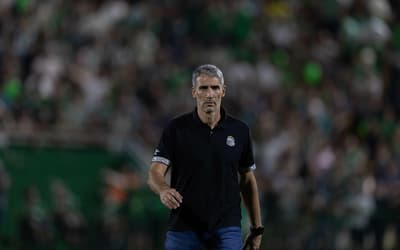 Torcedores mandam recado a Vojvoda após derrota do Santos: 'Único jeito'