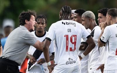 Com novidade no ataque, Vasco está definido para enfrentar o Mirassol; veja escalação