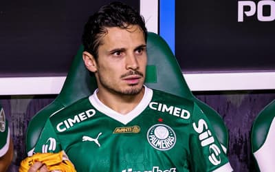 Torcida do Palmeiras manda recado a Veiga após acerto com clube mexicano