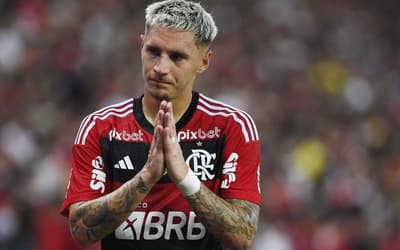 Atitude de Varela irrita torcedores do Flamengo: 'Não se ajuda'