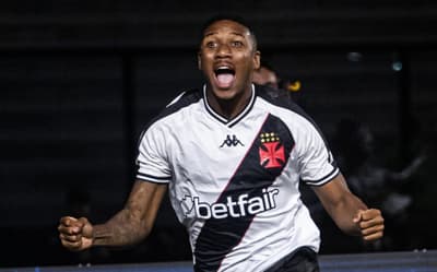 De saída para clube dos Emirados Árabes, Leandrinho se despede do Vasco