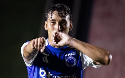 Japa celebra gol pelo Cruzeiro, mas alerta para queda de rendimento