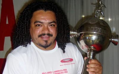 Perdigão passou pelo Internacional e foi campeão da Libertadores (Foto: Reprodução)