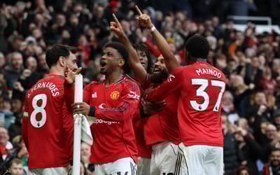 Defensor do Manchester United rebate críticas de ídolo após vitória