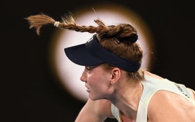 Rybakina vai reeditar a final de 2023 do Australian Open contra Sabalenka