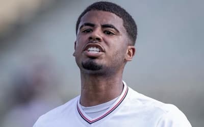 Destaque da Copinha será desfalque do São Paulo em decisão por 'mandar beijos'