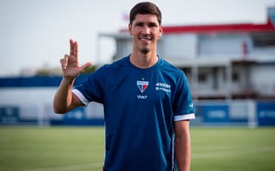 Zagueiro retorna de empréstimo e participa de treino no Fortaleza