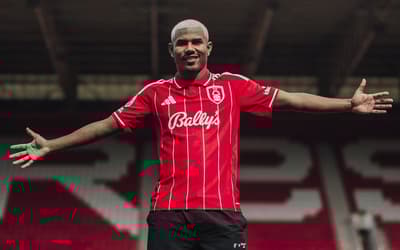 Cuiabano Nottingham Forest anúncio