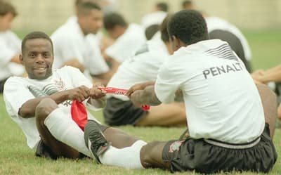 Por onde anda Ezequiel, ex-volante do Corinthians?