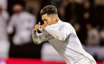 Com gol de Firmino, Al Sadd bate líder Al Gharafa e se aproxima da ponta