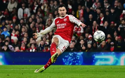 Autor de gol, Martinelli celebra campanha histórica do Arsenal na Champions